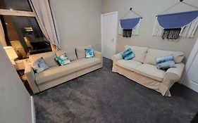 4 Bedrooms, 8 Min To Manchester City!